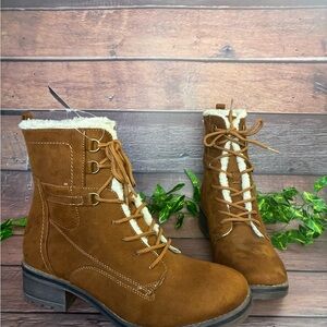 Women's Brown Lace-Up Boots with Faux Fur Lining